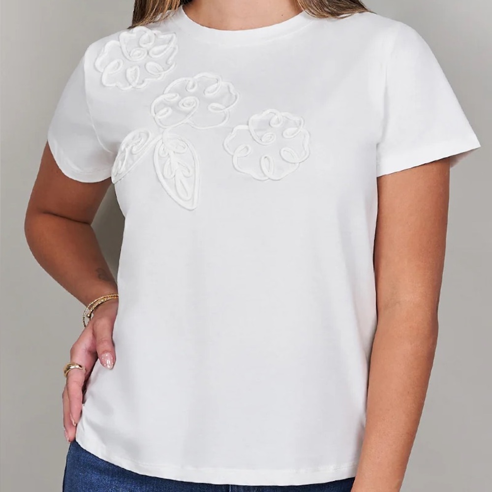 (NWOT) Zara White Short-Sleeve Embroidered Floral Crewneck Top
